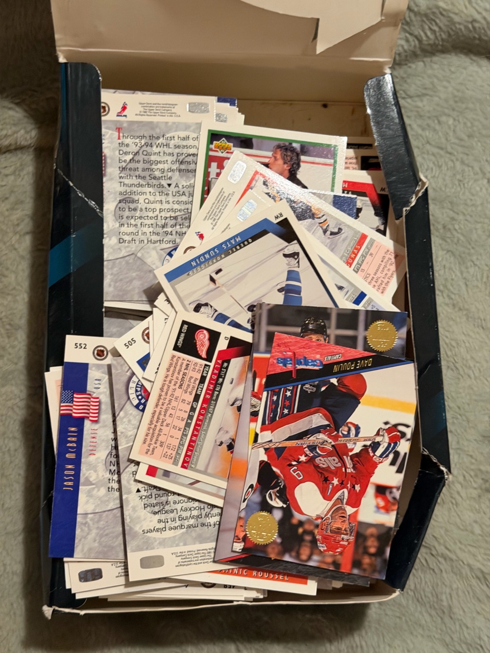 Hockey Series Two Collector Box - Picture 2 of 6